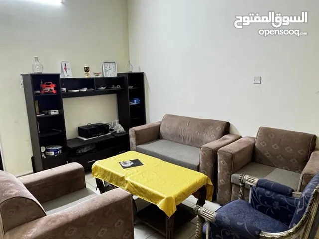 غرفة للايجار داخل شقة في الرفاع الحجيات