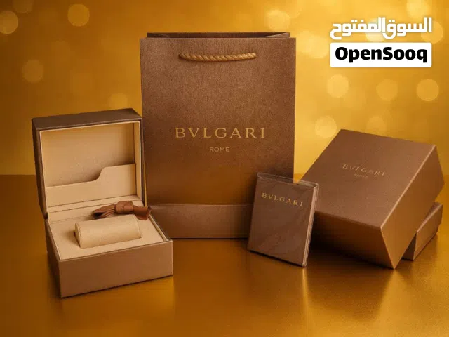 :  علب كرتونية بأسماء الماركات العالمية