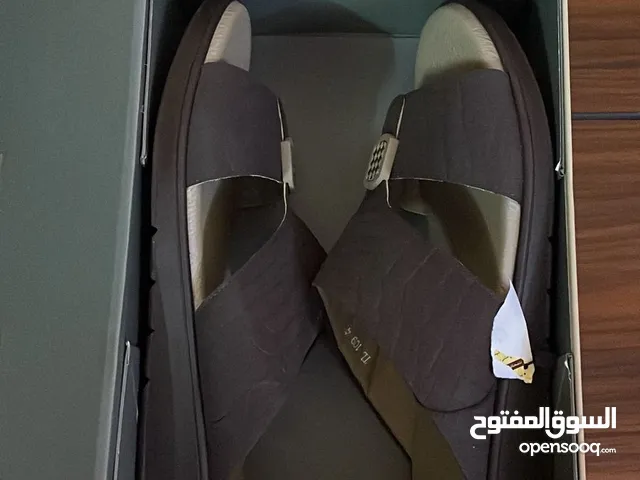 46 Casual Shoes in Al Sharqiya