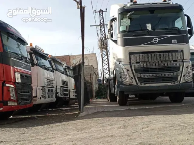 Tractor Unit Volvo 2023 in Sana'a