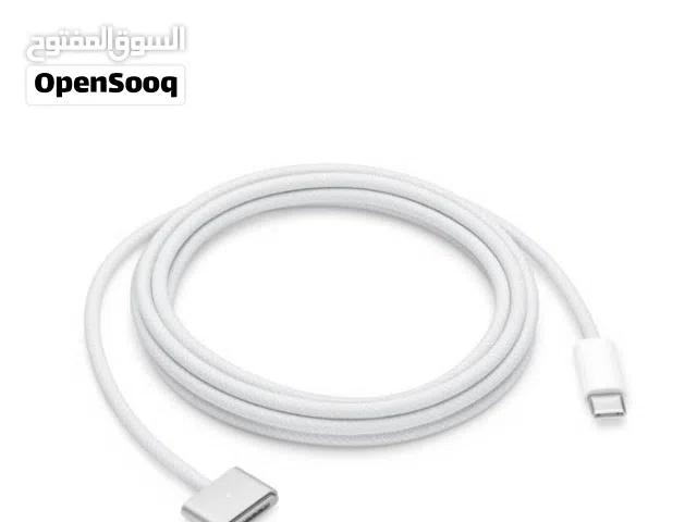 كابل شحن Apple USB-C to MagSafe 3 بطول مترين وتصميم مجدول متين.