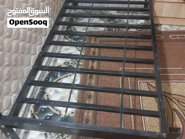تخت مغرد حديد