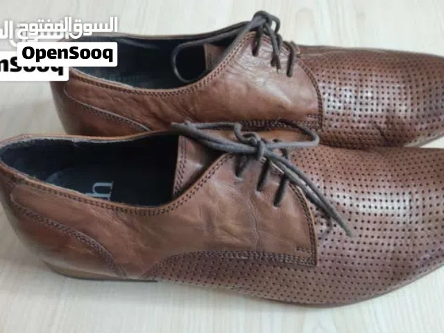 حذاء من ماركة barratts و ماركة faith للبيع