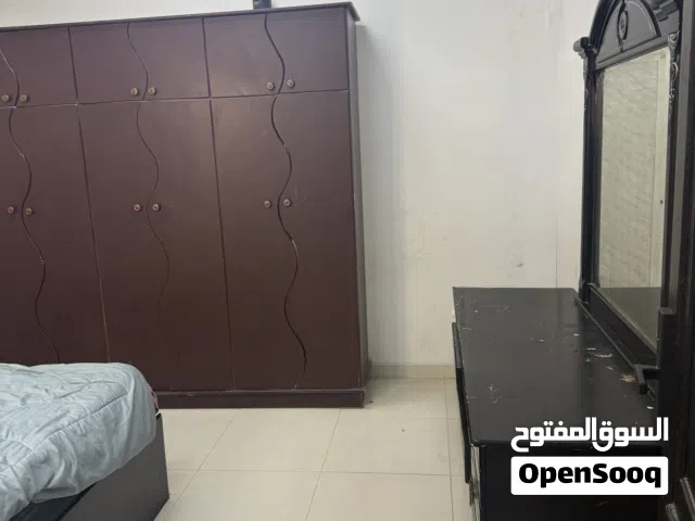 غرفة نوم رئيسية وغرفة اطفال استعمال بحالة ممتازة