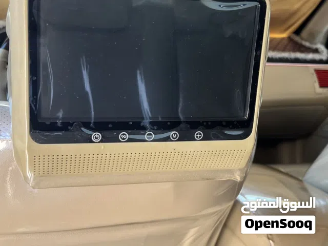 للبيع طقم شاشه شبه جديده وعليهن حماية بلاستك حماية شاشه من لخدرش مع كامل ملحقاتهن
