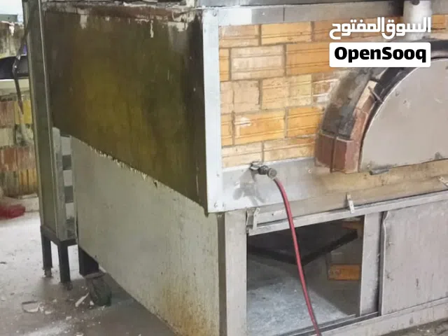 فرن خبز ومعجنات حجري مستعمل