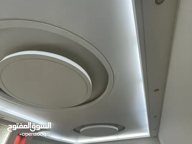 شقة للإيجار 3 غرف، غرف جميعها باركية جديد مع مراوح بكل غرفة