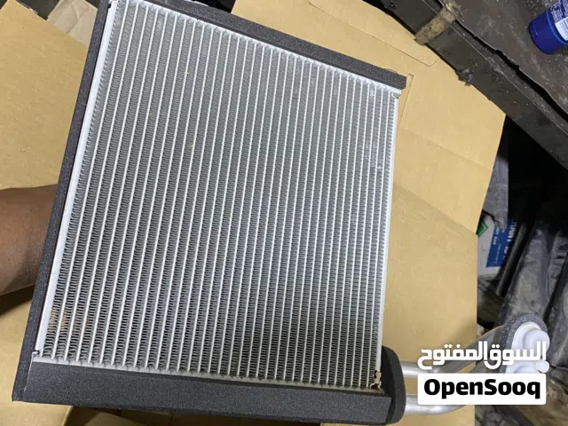 ثلاجة مكيف داخلي تويوتا يارس موديل 2023-2024 اصلي وكالة جديد بقراطيسه