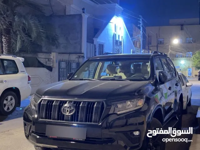 للبيع تويوتا برادو 2023 مدنايت بلاك اديشن txs فول مغلفه ppf لون اسود شذره نيلي