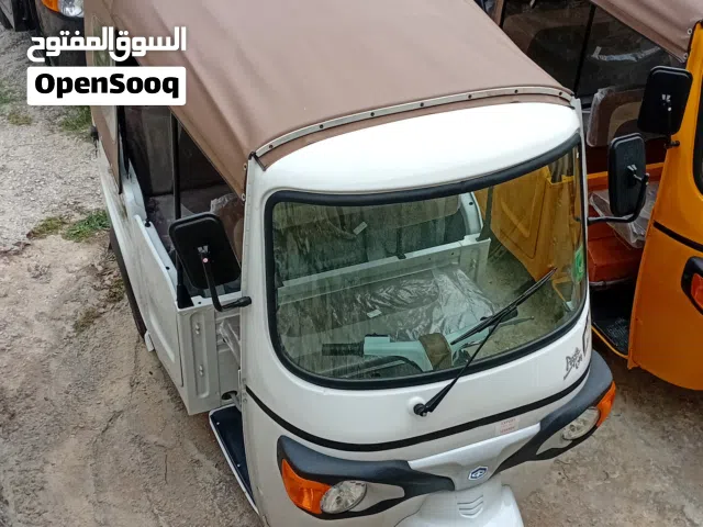 توكتوك جديد بياجو ايطالي فيسبا للايجار شهري في البترون  0 كيلو متر.