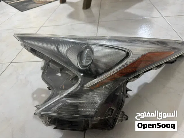 ضوء امامي بريوس يسار موديل 2017