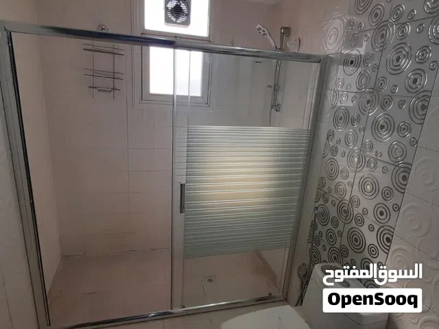 توريد وتركيب شورات بوكس وقواطع للحمامات جاهزة سماكة 6 ملي