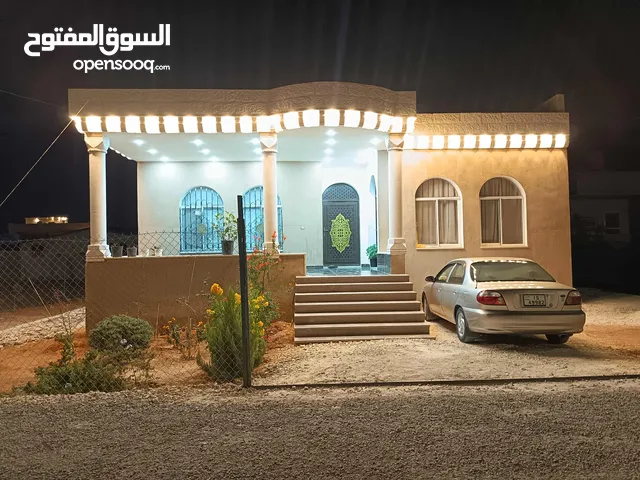 171 m2 5 Bedrooms Townhouse for Sale in Ramtha Romtha