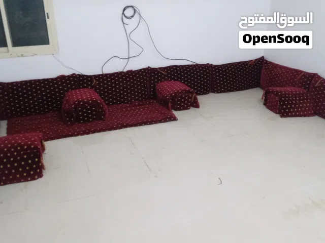 مساند  شعبيه بحاله جيده لتواصل واتساب