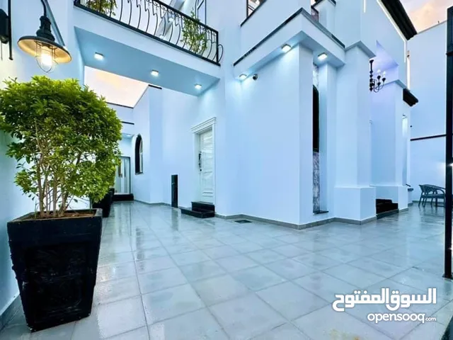 190 m2 3 Bedrooms Villa for Sale in Tripoli Ain Zara