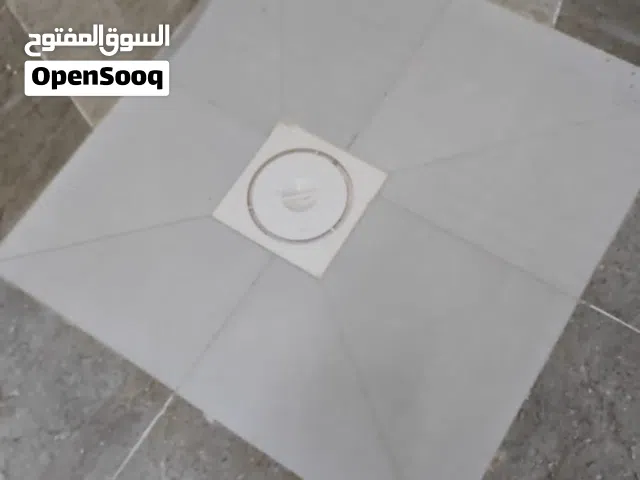 شقة كبيرة ونظيفة للإيجار في موقع مميز خلف مدينة السلطان هيثم المعبيلة الثامنة قريب نيستو هايبرماركت