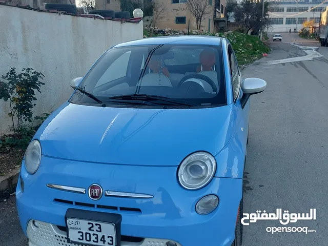 Fiat 500 500e in Ajloun