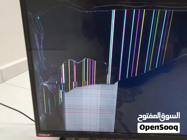 شاشتين مكسورات
