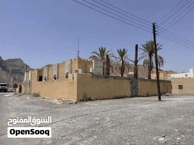 280 m2 More than 6 bedrooms Townhouse for Sale in Al Dakhiliya Nizwa