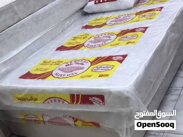اسرة نوم خشب ديكور مخمل