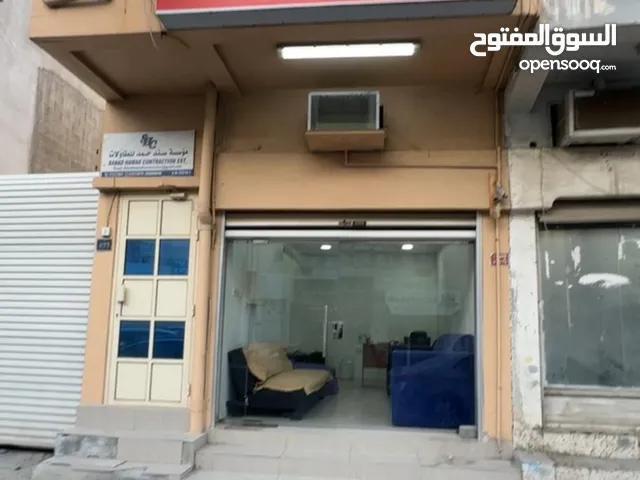 محل للايجار في المحرق شارع الشيخ عيسى موقع مميز