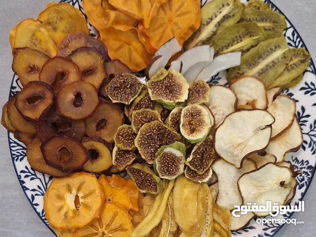 Selling fruit chips made from fresh, luxurious fruits in 12 different flavors