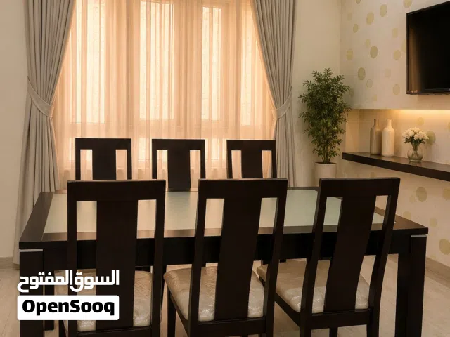 طاولة طعام إستخدام بسيط