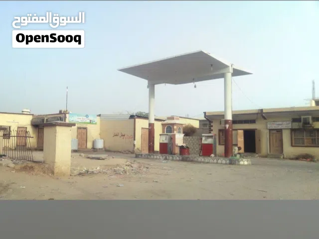 محطة بترول للبيع