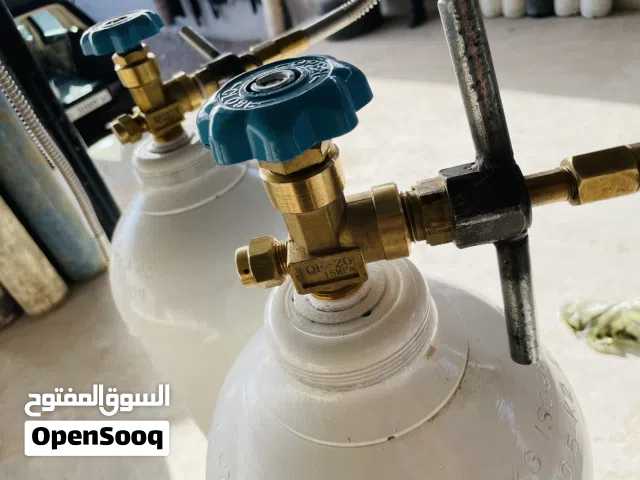 تعبئة غاز النيتروز (أكسيد النيتروس) طبي