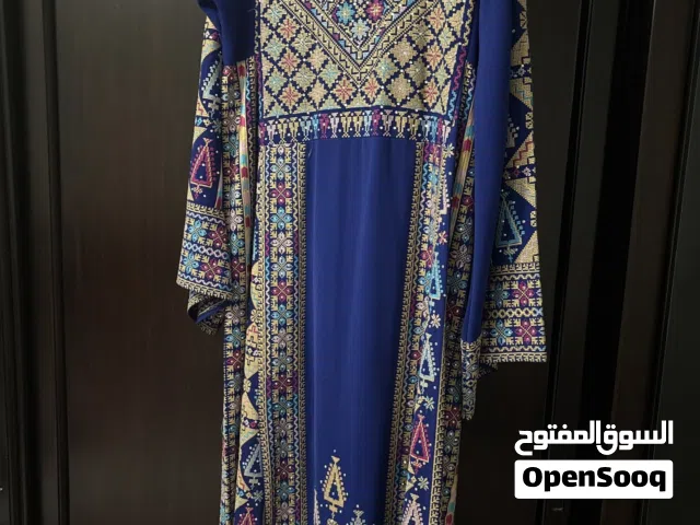 ثوب تطريز لون نيلي