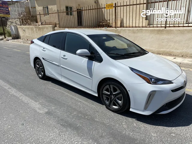 تويوتا بريوس تصلح للاعفاءات والجمرك 2022 ماشيه 9 الاف فحص 4 جيد صنف Xle فل كامل