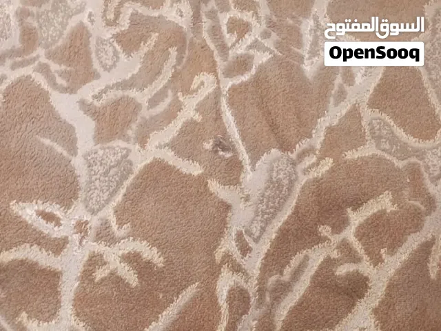 متوفر بساط نطيف مقاسه 3 × 3.50