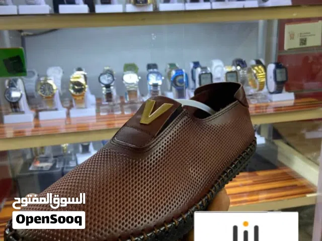 *جزم جلد كاجول جلابيه* وبنطلون وقميص كلو بتلبس المقاسات المتوفره 41-45 *