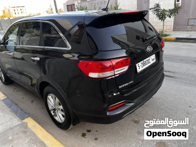 Used Kia Sorento in Tripoli
