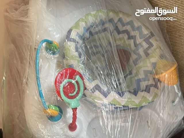 خزانه ملابس وسرير والعاب