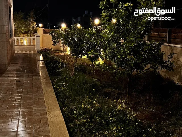 350 m2 More than 6 bedrooms Villa for Sale in Jericho Al-Auja