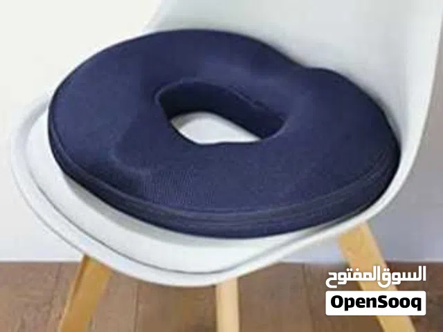 مقعد بواسير طبي دائري للوقاية من آلام البواسير يقوم بتخفيف ضغط الجسم بحيث يتم توزيعه بشكل متساوى على