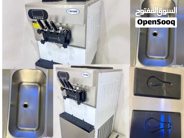 ماكينة ايسكريم شبه جديده( نكهات متنوعه)