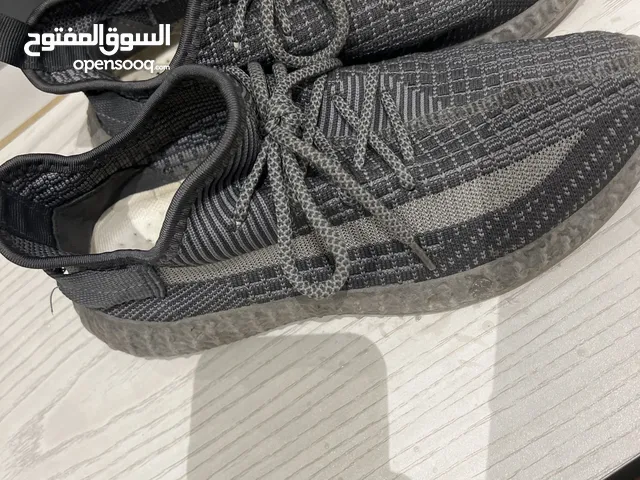 41 Casual Shoes in Kuwait City