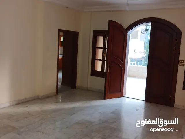 شقة فارغة للايجار - طابقية - 4 نوم - دابوق