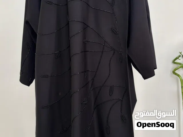 عباية سوداء جديدة