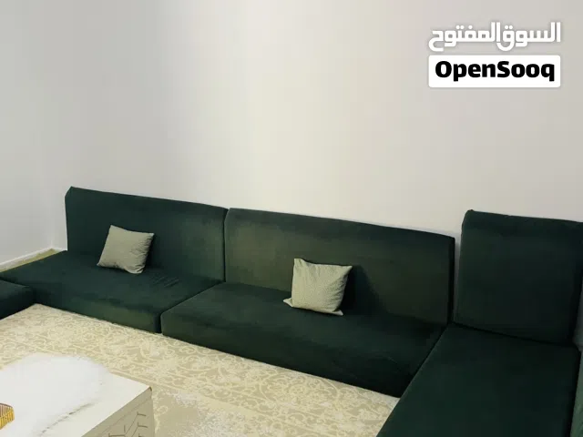 شبه جديده استعمال نظيف