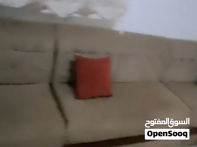 صالون للبيع