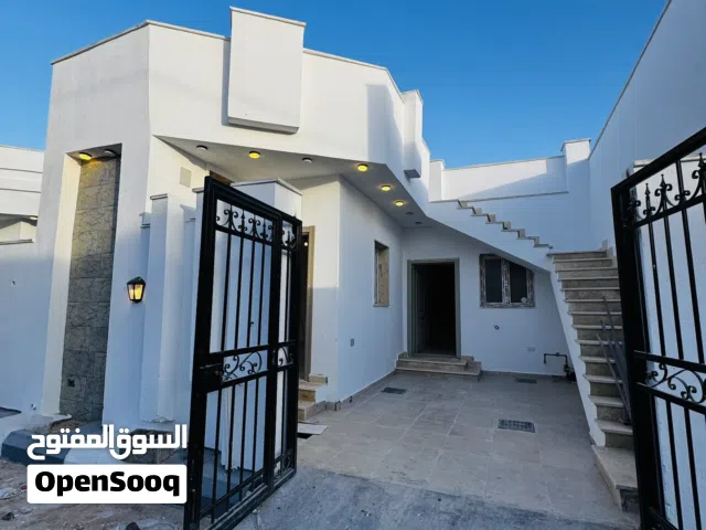 135 m2 3 Bedrooms Townhouse for Sale in Tripoli Ain Zara