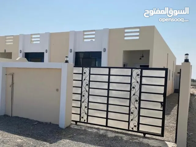 180 m2 3 Bedrooms Villa for Sale in Al Batinah Al Masnaah