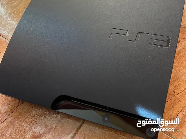 بلاي ستيشن 3 مع 7 سيديات متعددة وممتعة ، و الأيدي الخاصة بها.