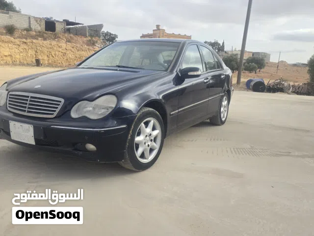 2002 مرسيدس بنز الفئة-C C 200