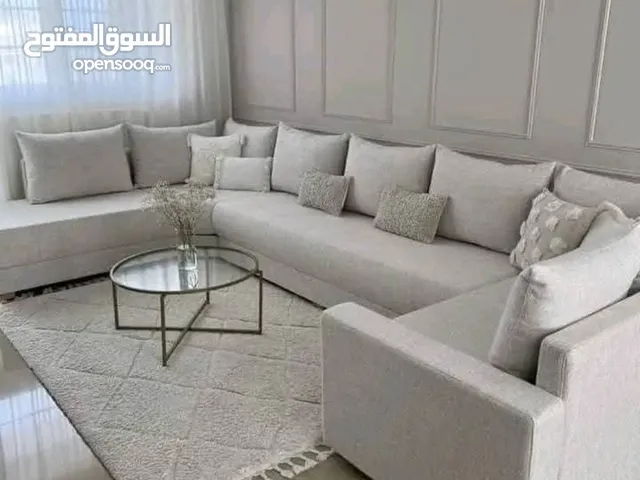 تنجيد كنب ومجالس وجميع انواع الدهانات والنجاره