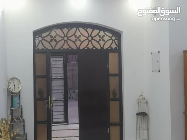 300 m2 2 Bedrooms Townhouse for Sale in Basra Abu Al-Khaseeb