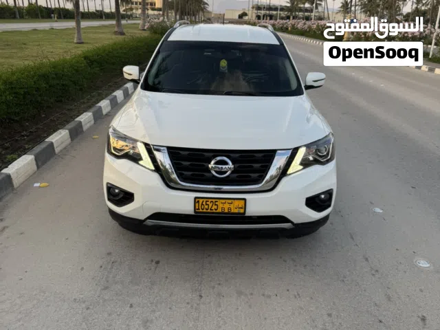 Used Nissan Pathfinder in Dhofar
